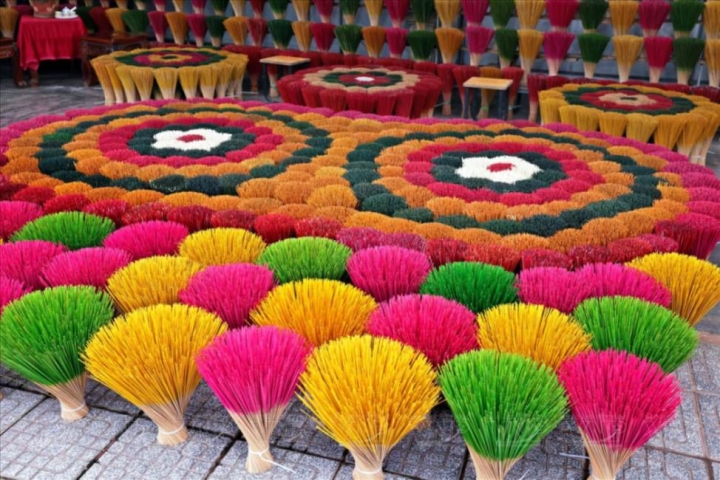 Hue City Tour from Hoi An or Da Nang