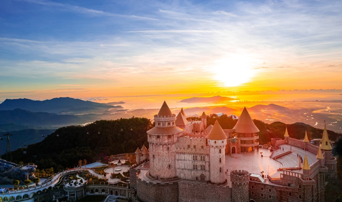 Private Car or Group Tour: Which Suits Your Trip?
