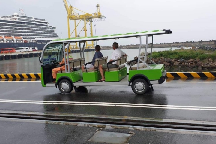 Private Cruise Ship Tour to Hue Imperial City & Royal Tomb from Tien Sa Port