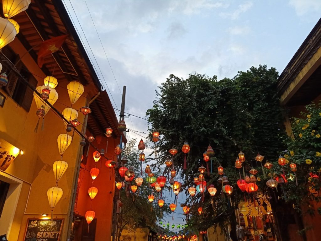 Da Nang City and Hoi An Walking Tour
